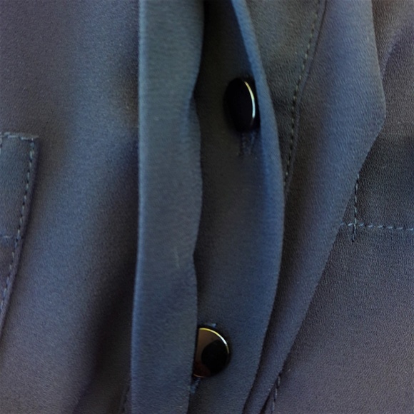 Carmen Marc Valvo Dark Navy Blue Blouse Sleeveless Button Front Hi Low Pockets S - Picture 5 of 7